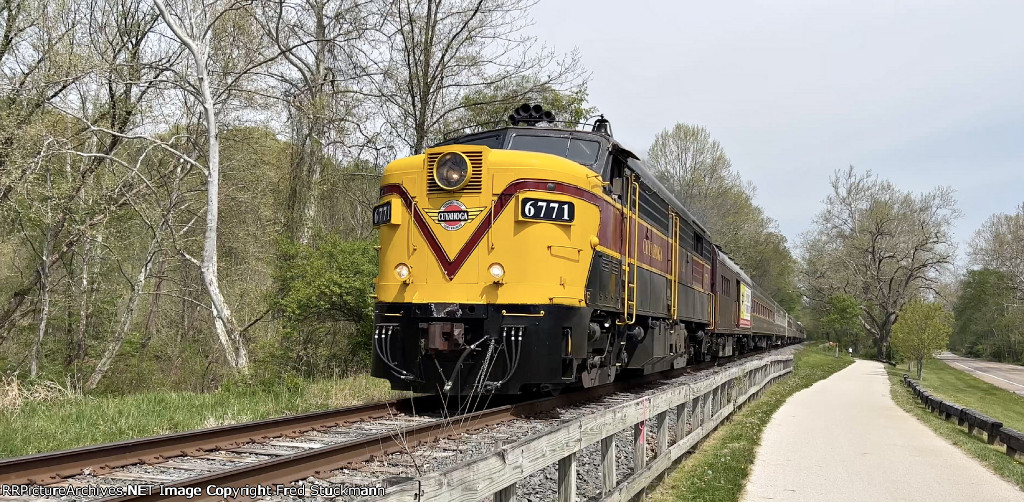 CVSR 6771 approaches Bath Rd.